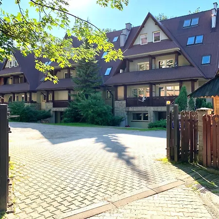 Gimnazjalna 8a *